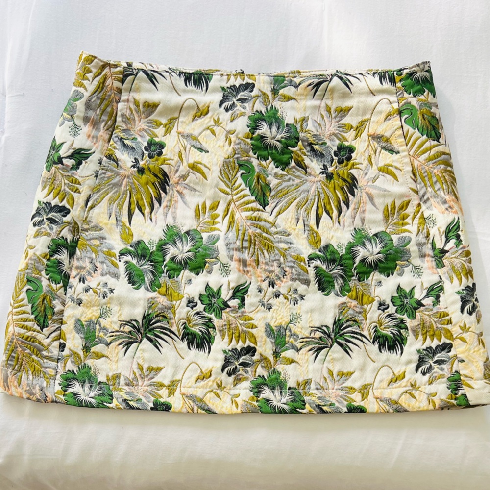 Urban Outfitters Tropical Hibiscus Leaf Jacquard Mini Skirt - Small